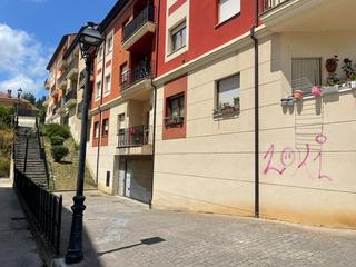 Aparcament cotxe a Medina de Pomar