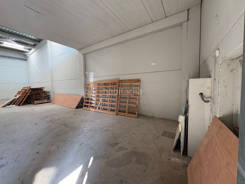 Foto fc502784-64f7-4438-9561-206b4f3f19c7. Industrial building in Cartuja Baja Zaragoza