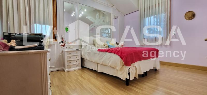 Foto a0814490-bff1-40e6-b643-ee48e355fe9c. Casa con riscaldamento parcheggio piscina in El Berrocal Valladolid