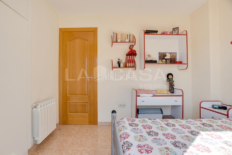 Foto 3c1af893-3dd9-494c-a95b-7be2037a031e. Casa adossada amb aparcament a Font Verda Granollers