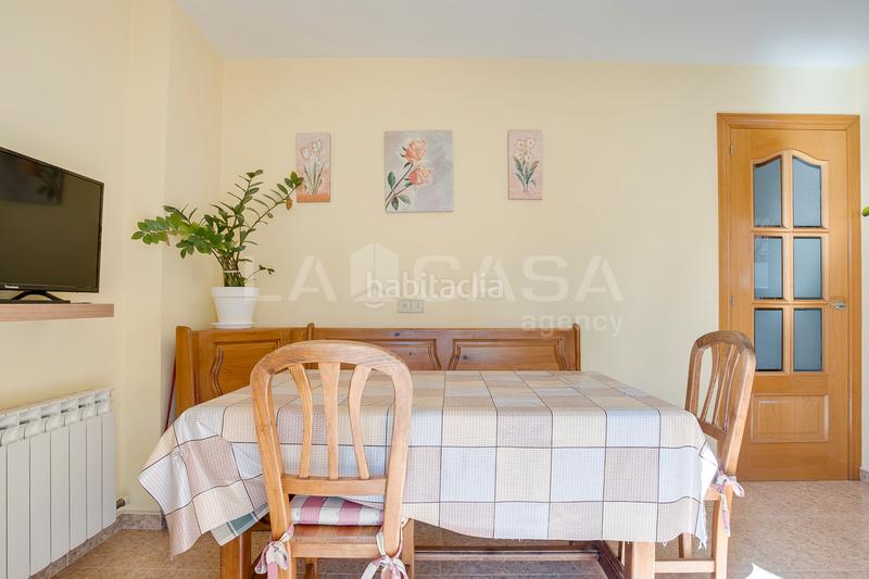 Foto c4c0c0d0-39fa-463e-add6-0a2c0ba3b86e. Casa adossada amb aparcament a Font Verda Granollers