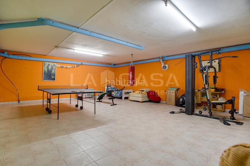 Foto c6e67097-926b-41a5-82ba-56dd1773bd9a. Casa adossada amb aparcament a Font Verda Granollers