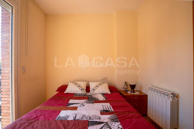 Foto dc2d8ec9-a1d0-4ada-8cb4-9f380a05ca52. Casa adossada amb aparcament a Font Verda Granollers