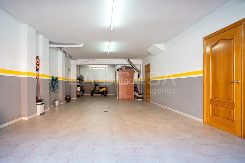 Foto dce46c92-ff59-4e52-9fe2-dc48d895083b. Casa adossada amb aparcament a Font Verda Granollers