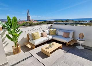 Appartement  Carrer jardí del pessebre vivent. Terraza dos habitaciones