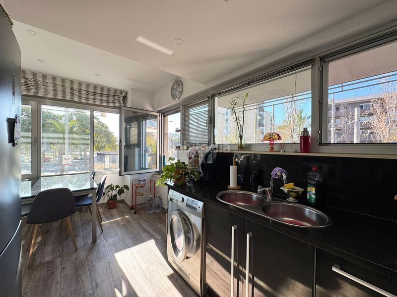 Foto f4bc4f89-a24e-4bee-b35b-74d24c7a3a45. Pis amb aparcament piscina a Port Forum Sant Adrià de Besòs