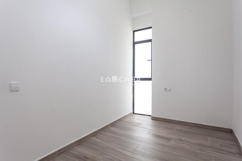 Foto 62386827-351e-45d5-90a9-4ba9115f17db. Local comercial local reformado en La Florida Hospitalet de Llobregat (L´)