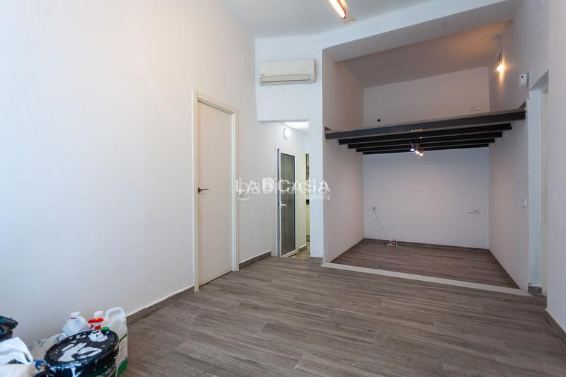 Foto a5a88d76-2d21-4c45-a3f8-90812ff2f4cd. Local comercial local reformado en La Florida Hospitalet de Llobregat (L´)