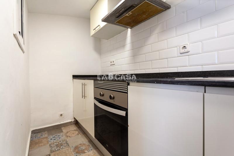 Foto a72500b3-4463-46dd-ad95-c179f5f07195. Local comercial local reformado en La Florida Hospitalet de Llobregat (L´)