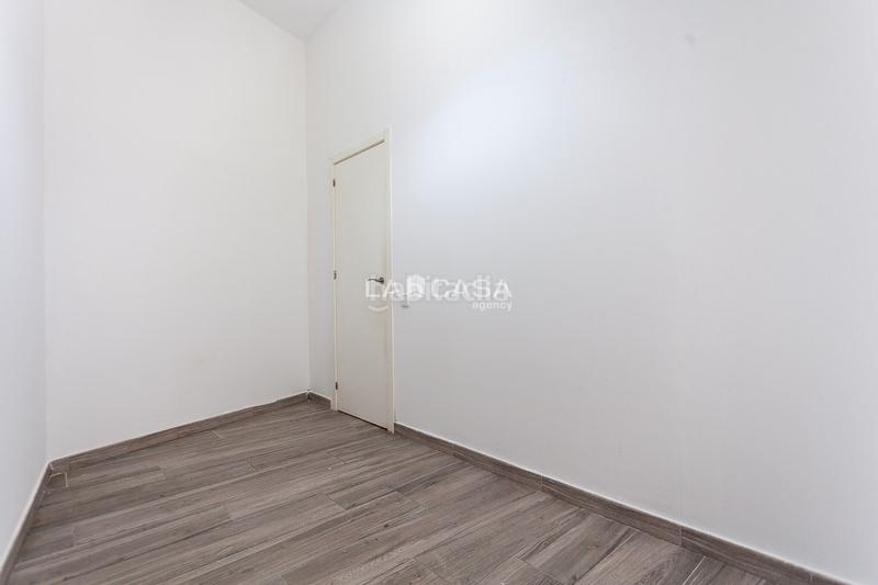 Foto bdda9924-edb1-46b7-9d72-ded58faa113e. Local comercial local reformado en La Florida Hospitalet de Llobregat (L´)