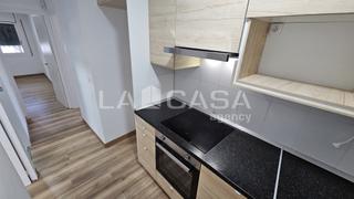 Appartement  Plaça de la trinitat. Tres habitaciones