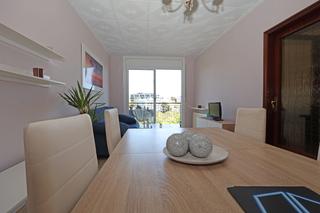 Pis  Carrer sant salvador. Cuatro habitaciones balcon