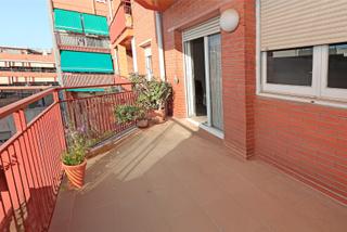Pis  Carrer de sant antoni mª claret. Cuatro habitaciones balconterraza