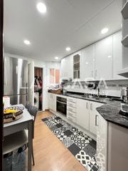 Pis  Carrer d'europa. Balcon tres habitaciones