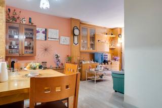 Flat  Carrer de mossèn andreu. Balcon dos habitaciones