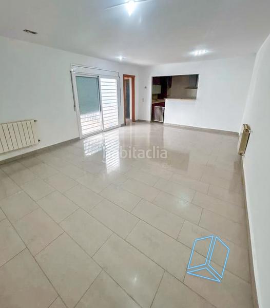 Foto 275abd2f-ca77-4e47-aa64-cb175f5cdc96. Planta baja terraza tres habitaciones en Centre Cornellà de Llobregat