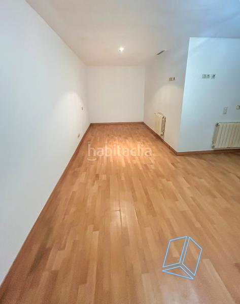 Foto 50f6c6a1-d53f-46ce-8676-85d06dbe1045. Planta baja terraza tres habitaciones en Centre Cornellà de Llobregat