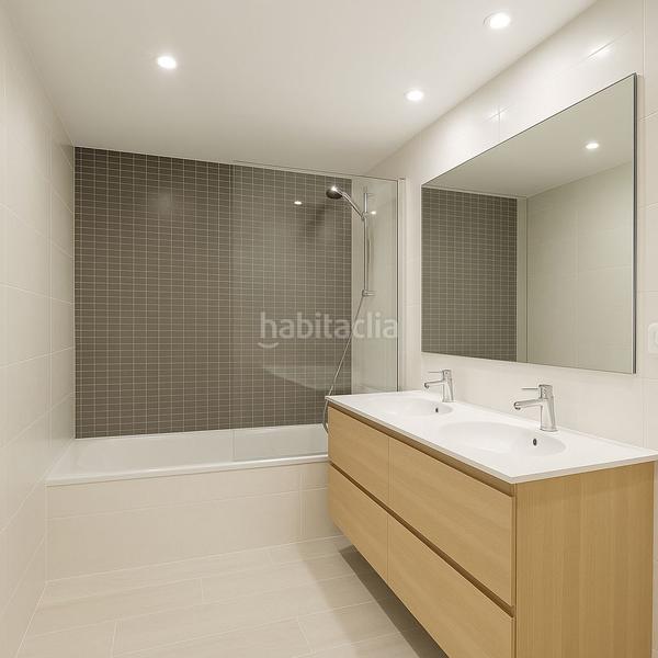 Foto b9598d6a-7d4a-403b-827e-7dc2a5823079. Planta baja terraza tres habitaciones en Centre Cornellà de Llobregat