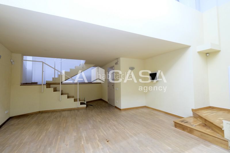 Foto 1d1f0c6b-fbdb-4534-aca1-66a6c2bea5d6. Local comercial a Porta Barcelona