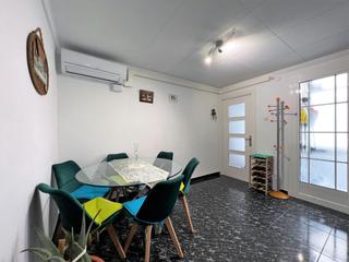 Pis  Calle batllori de. Tres habitaciones