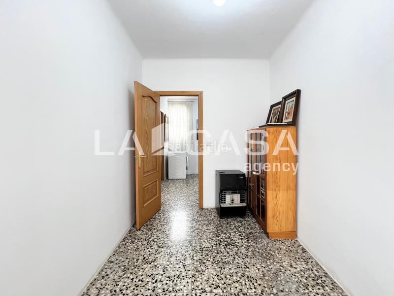 Foto 6eafc11a-333a-4448-a29b-56b24fba9154. Casa cinco habitaciones patio en La Salut Badalona