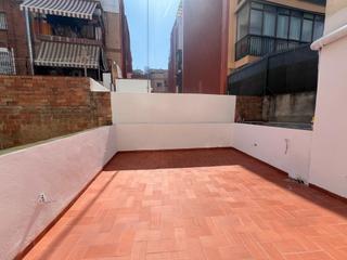 Pis  Carrer de mossèn andreu. Terraza dos habitaciones