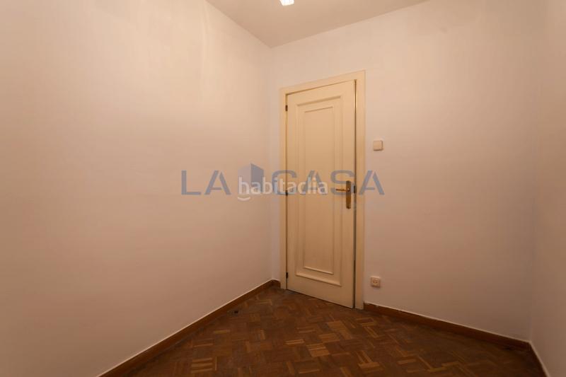 Foto 3ddd7f00-2284-44f3-bab2-0a8d5bd9a58c. Piso ascensor balcon en Sagrada Família Barcelona