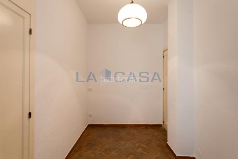 Foto aefb42bb-9d8c-4a91-92fa-ad352a652e2e. Piso ascensor balcon en Sagrada Família Barcelona