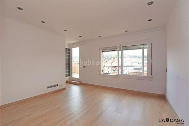Foto 43790d0a-2c9b-40a8-a5b0-b16e5b1787fe. Ático terraza tres habitaciones en El Poble Sec - Parc de Montjuïc Barcelona