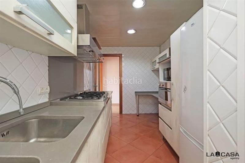 Foto 8cf8be78-5d07-47f1-8453-94e561fe646f. Ático terraza tres habitaciones en El Poble Sec - Parc de Montjuïc Barcelona