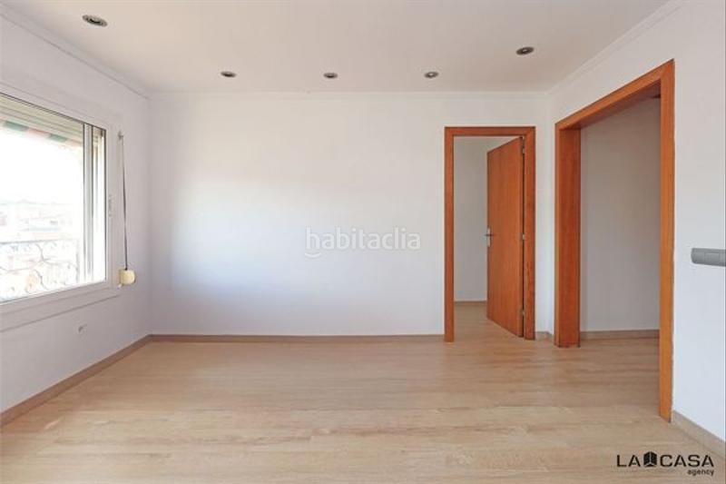 Foto c2ffdca1-ce09-49d7-93b0-ead8f2562166. Ático terraza tres habitaciones en El Poble Sec - Parc de Montjuïc Barcelona