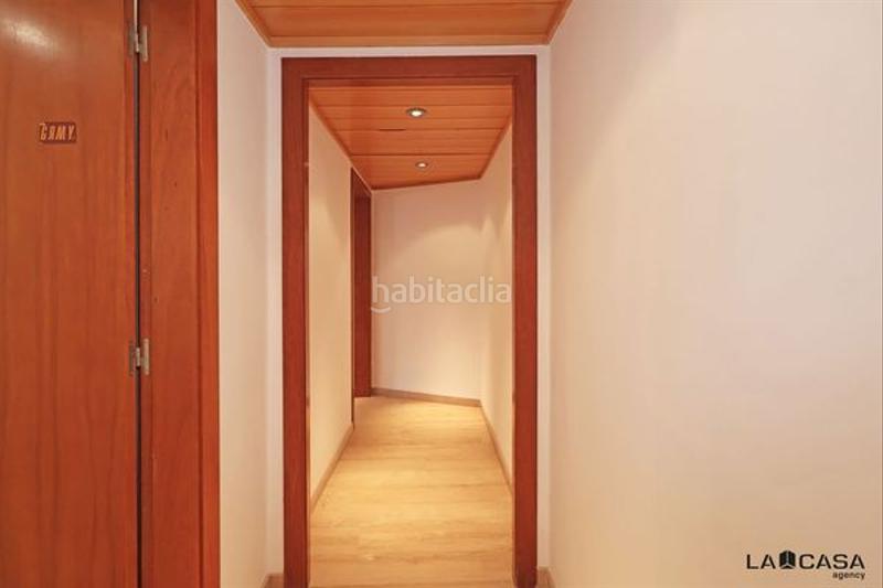Foto ee7dfd11-2b53-47c7-a148-f91b317bc4e5. Ático terraza tres habitaciones en El Poble Sec - Parc de Montjuïc Barcelona