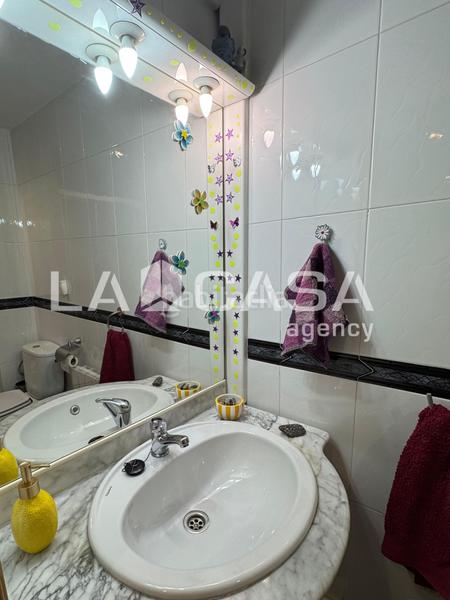 Foto cf9ce619-4048-432f-8cf4-4526b21b7e63. Piso tres habitaciones en Llefià Badalona