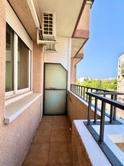 Pis  Avinguda de josep tarradellas i joan. Balcon ascensor