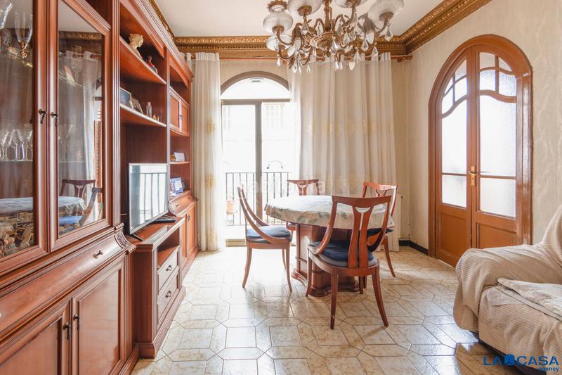 Foto 15a99f37-97b5-4e05-ad22-6f72504fd368. Piso cuatro habitaciones balcon en El Poble Sec - Parc de Montjuïc Barcelona
