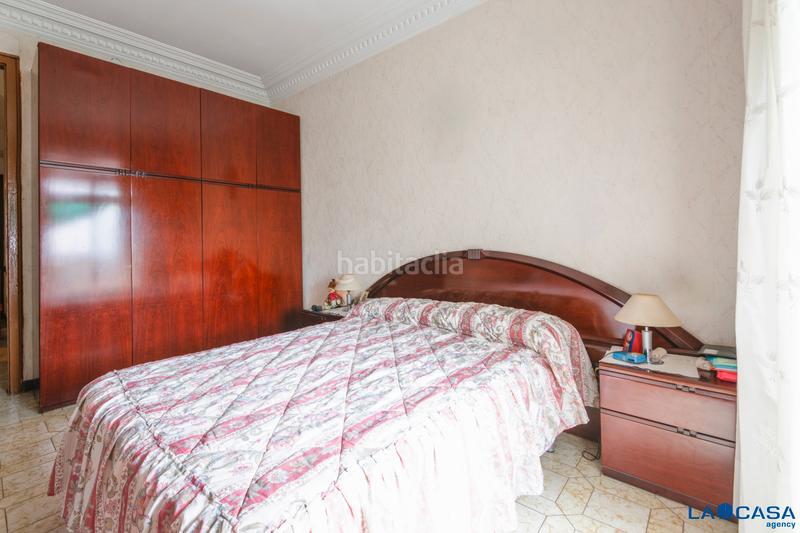 Foto 166ba528-f31d-4ec1-92ea-e4cb1cbc92ca. Piso cuatro habitaciones balcon en El Poble Sec - Parc de Montjuïc Barcelona