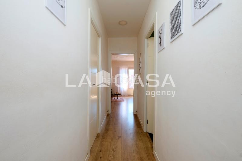 Foto 32bf8b25-7489-4060-8414-fa237ca43195. Piso cuatro habitaciones dos baños en Vilapicina - Torre Llobeta Barcelona