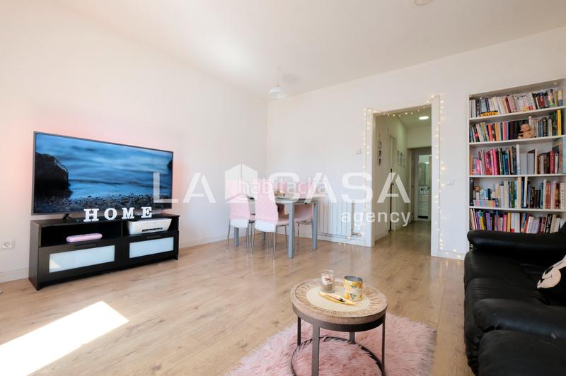 Foto e98e5a1e-65ed-4ab0-beed-d69df0c59336. Piso cuatro habitaciones dos baños en Vilapicina - Torre Llobeta Barcelona