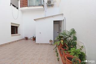 Rez-de-chaussée  Carrer de la pubilla casas. Terraza