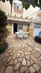 Reihenhaus  Carrer olot. Tres habitaciones dos balcones