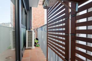 Pis  Carrer de trinxant. Balcon dos habitaciones