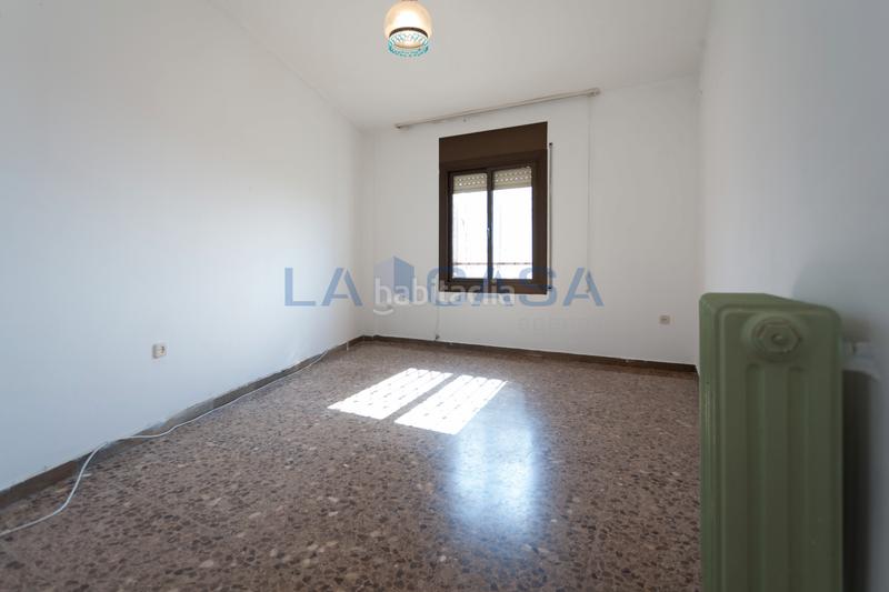 Foto 60d51244-bf05-4509-a253-cf55da0b61bb. Etagenwohnung mit heizung in La Florida Hospitalet de Llobregat (L´)