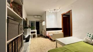 Pis  Calle verge de la merce. Tres habitaciones ascensor
