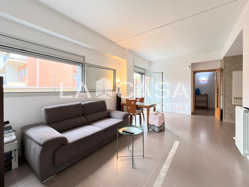 Foto 73204971-789f-4e93-8fc7-c3701c32b397. Planta baja terraza dos habitaciones en La Catalana Sant Adrià de Besòs