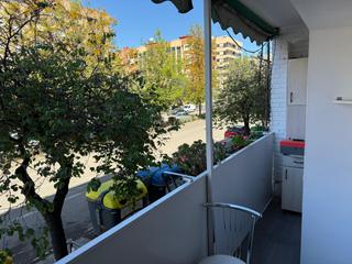 Piso  Avinguda de joan xxiii. Tres habitaciones balcon