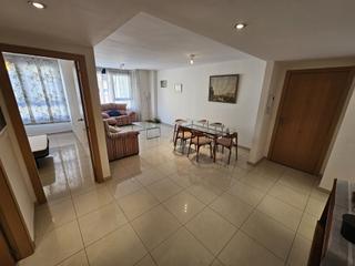 Appartement  Avinguda del cardenal benlloch. Tres habitaciones dos baños