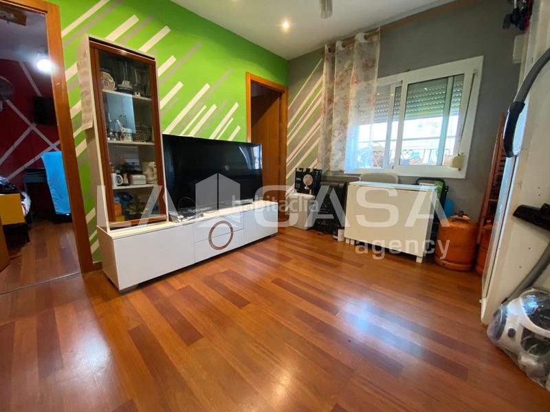 Foto 8246a3d0-b1d2-4ab1-ba91-6fbe1ede330d. Flat in Santa Rosa Santa Coloma de Gramenet