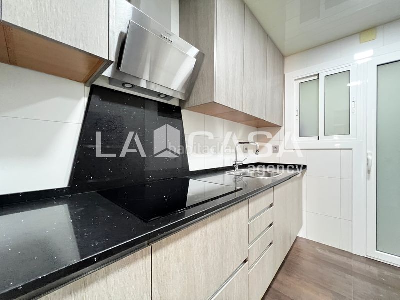 Foto 49266879-7fe3-4994-b36a-fb937bcbed7d. Pis amb calefacció a La Salut Badalona