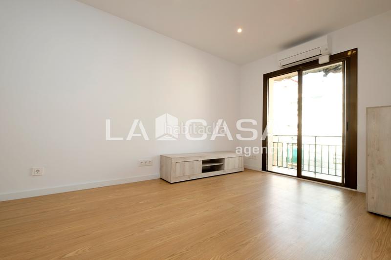 Foto 4e9fb2a8-f256-41a2-a2eb-a779b4172849. Flat with heating in Vilapicina - Torre Llobeta Barcelona