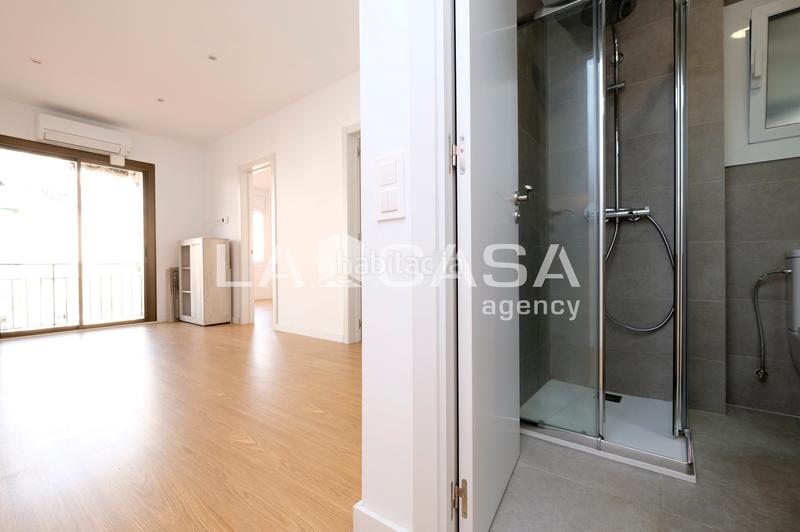 Foto b7198795-7f38-456f-be82-0578e8dcb6a9. Flat with heating in Vilapicina - Torre Llobeta Barcelona